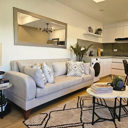Nalahost Cozy And Elegant 1Br Apartment
